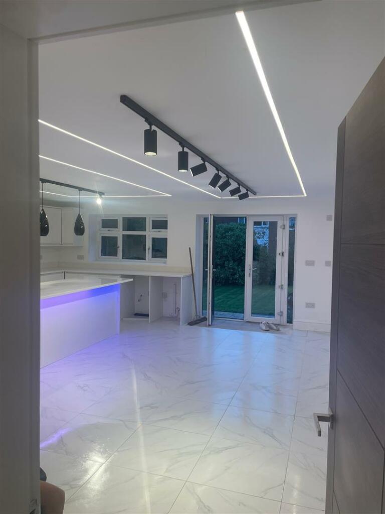 KITCHEN DINER LIVING ROOM