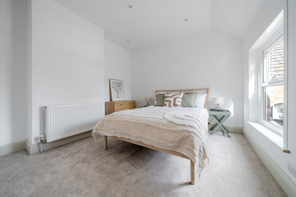 1331077-14-6883aa...