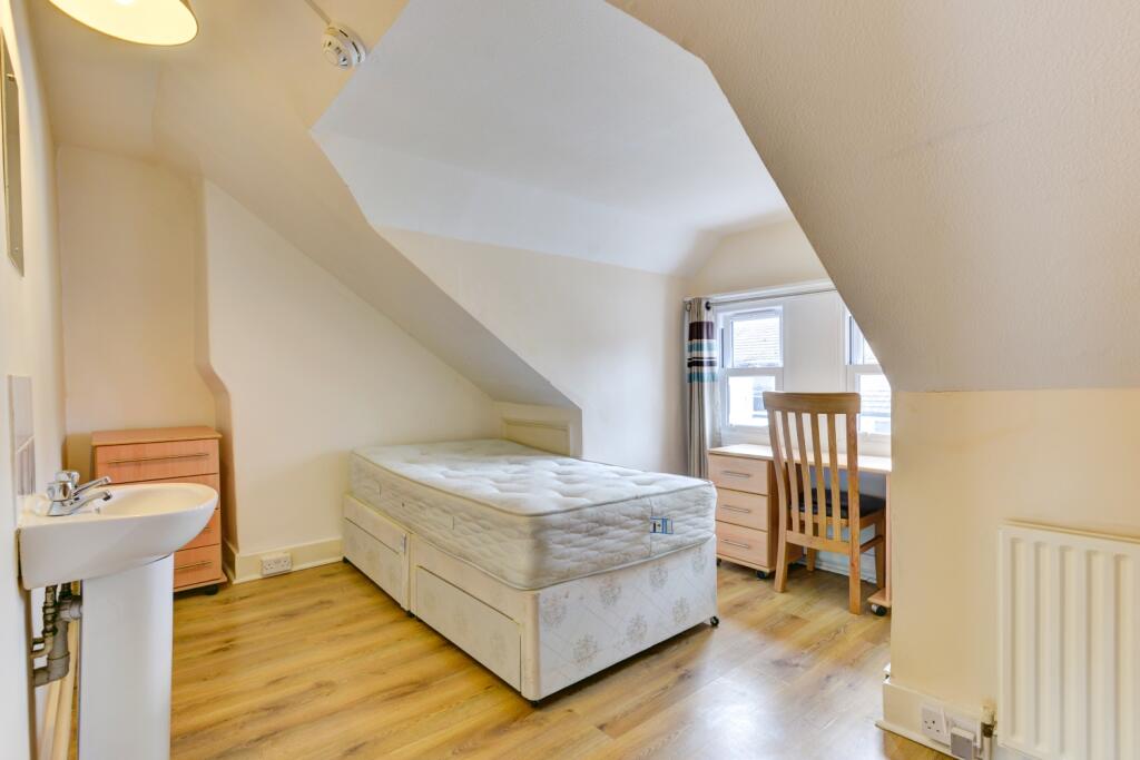 15 Stanley Road Bedroom 6