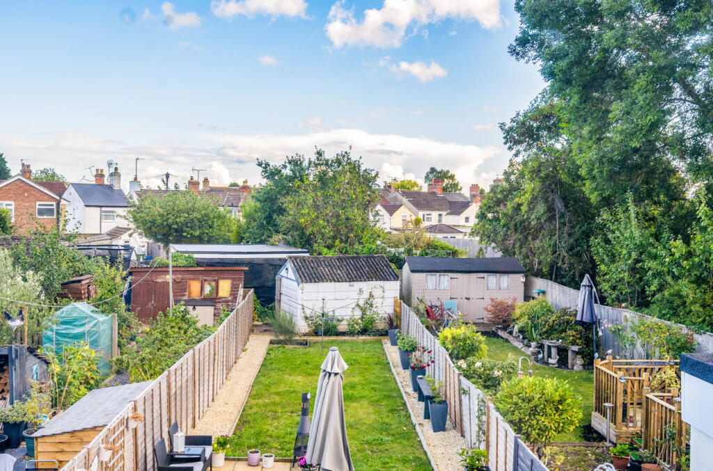 13461581768b9c32233198