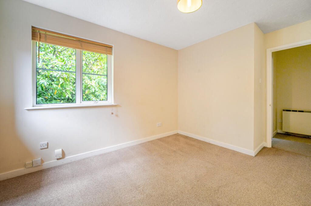 1330490-10-6883a1...