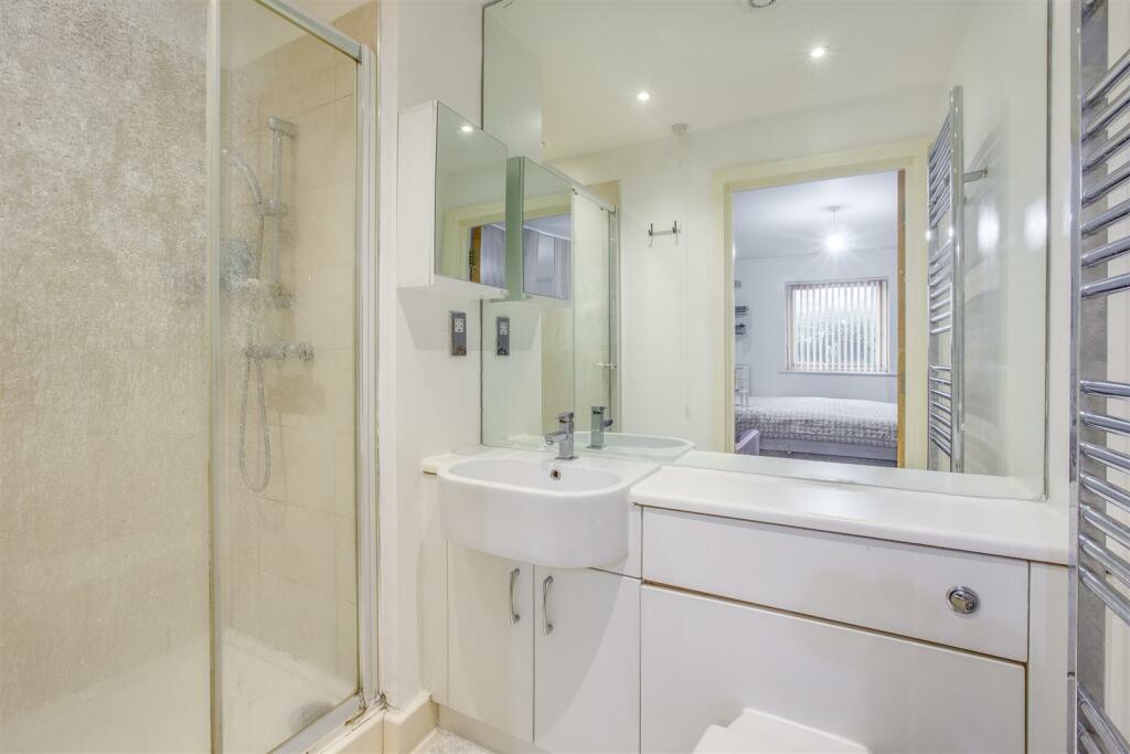 10 Lindsay Court, Lindsay Avenue, HP12 3GF-3.jpg