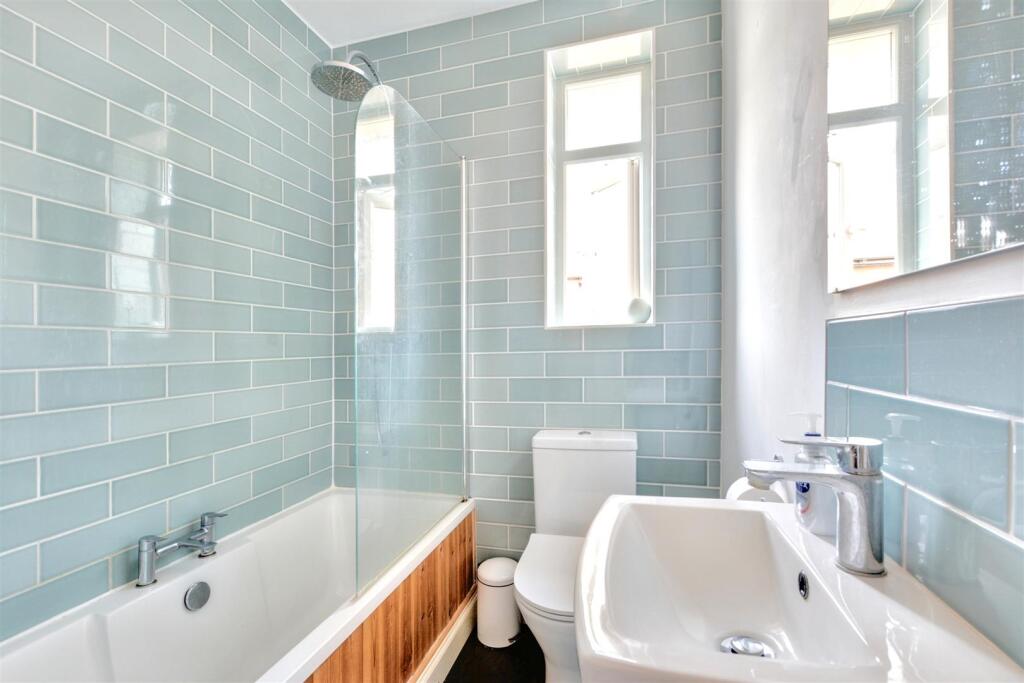 Bathroom_2.jpeg