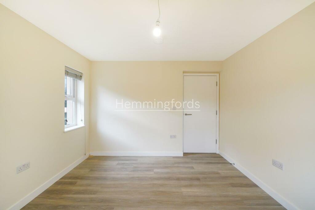 Top Floor, 10 Beatrice Road - 5ZURZHxD3OzhxTR3lWlv