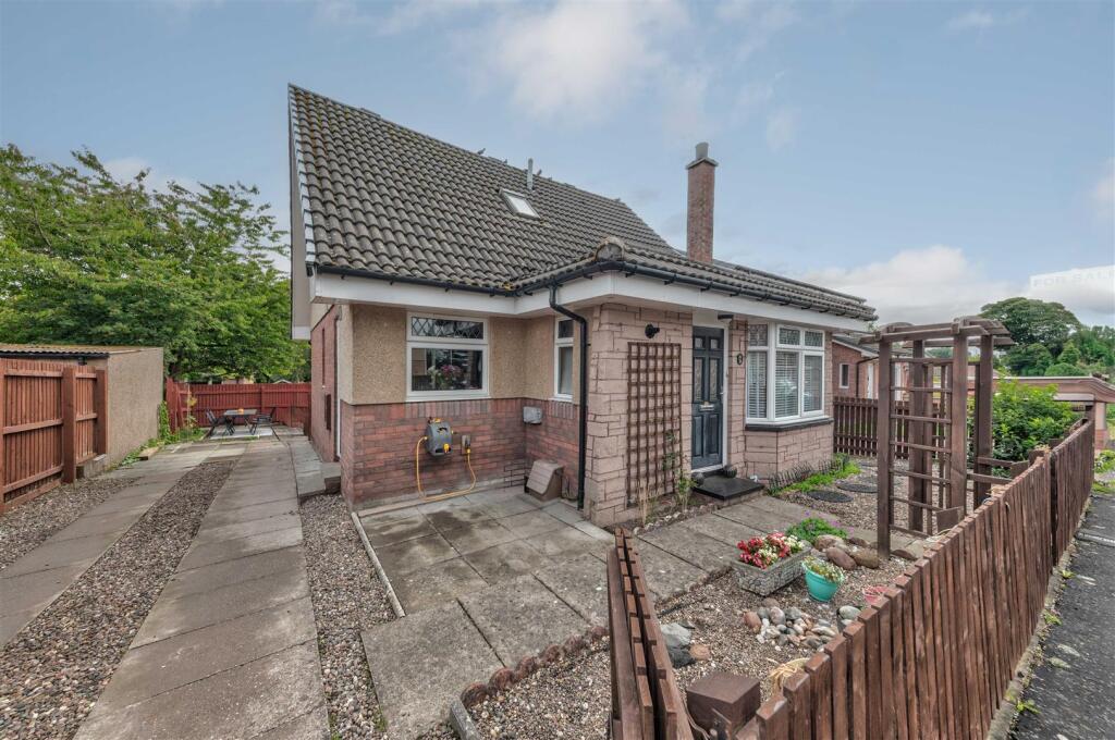 26 Loftus Road Dundee-12.JPG