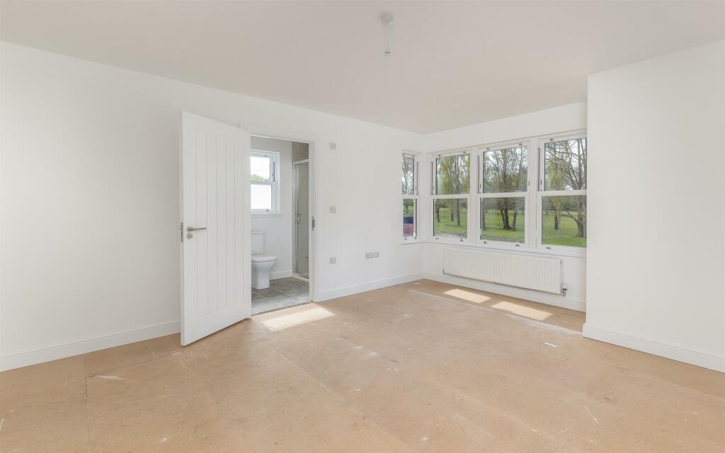 Sitting Room..jpg