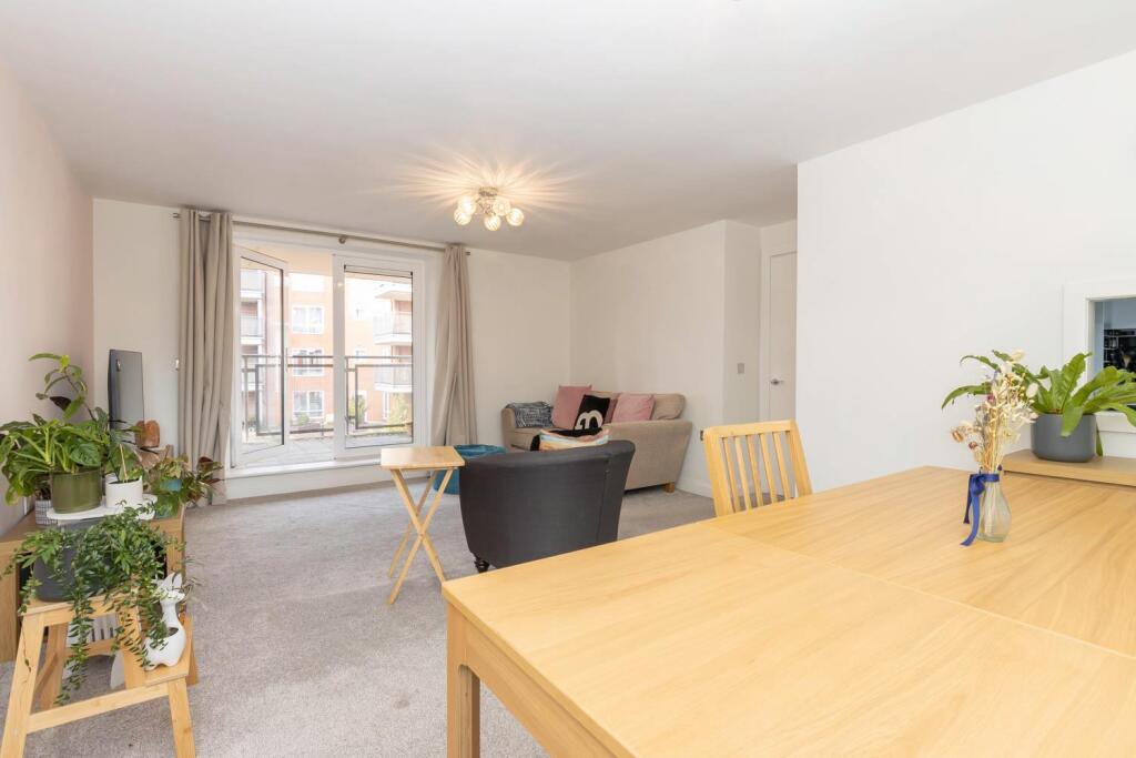 Living/Dining Area