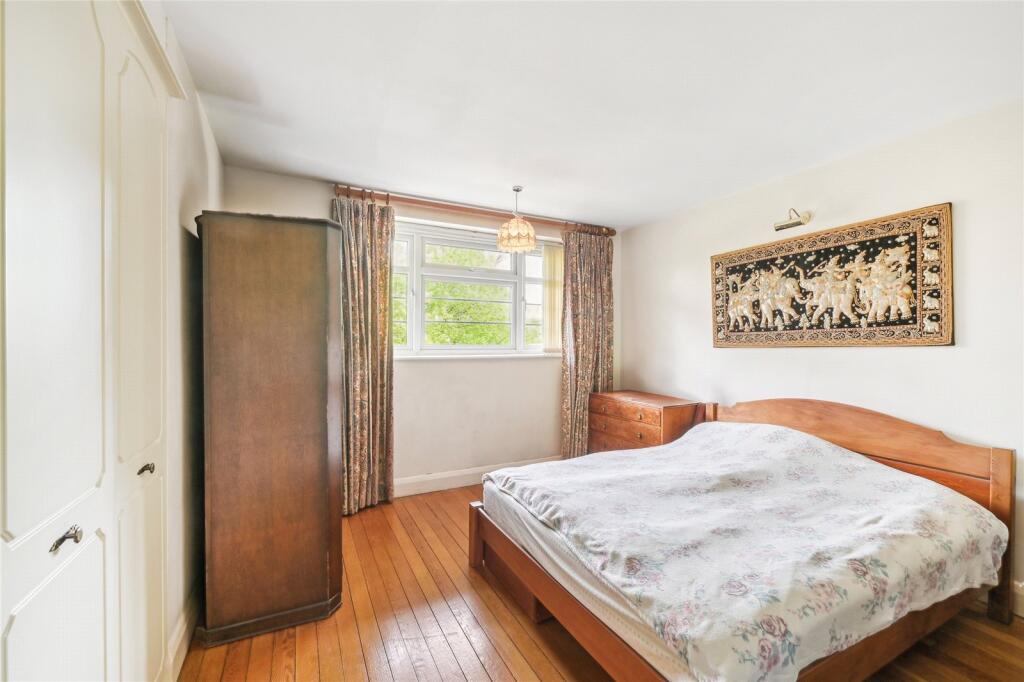 Principal bedroom