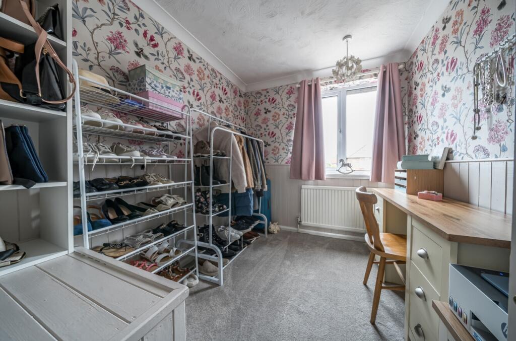 1371207-16-68f6200161568