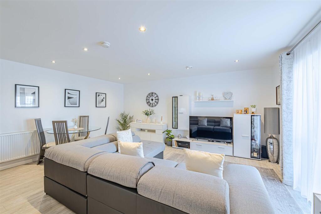 Reception Room 5.jpg