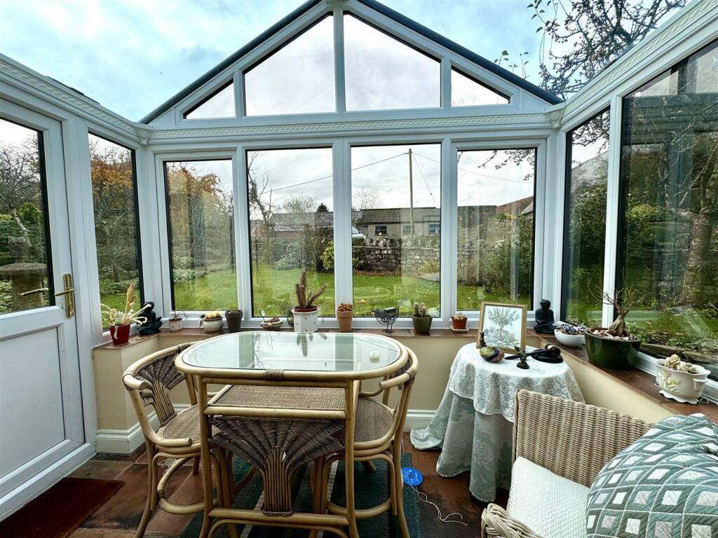 GARDEN ROOM