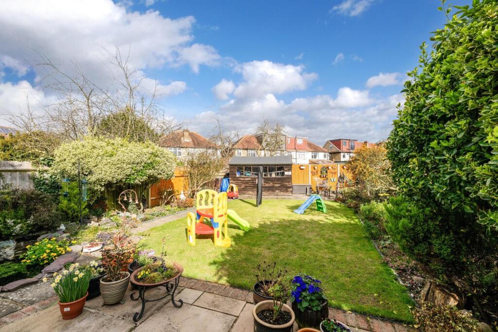 STONELEIGH AVENUE (3).jpg