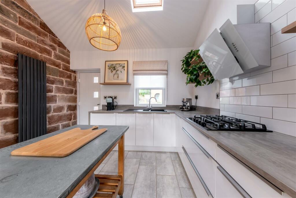 77 Hockenhull Lane-004.jpg