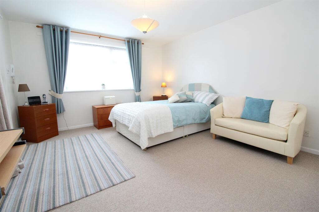 3 Dane Court - Living Room - 2 New 2020.JPG