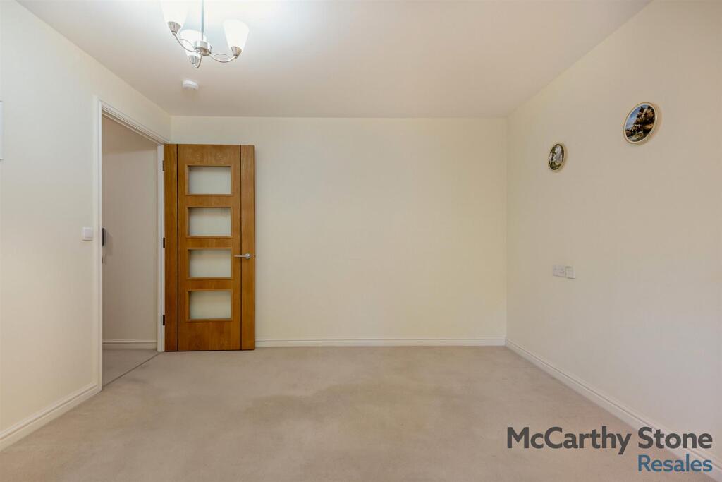 8667667-interior06-800.jpg