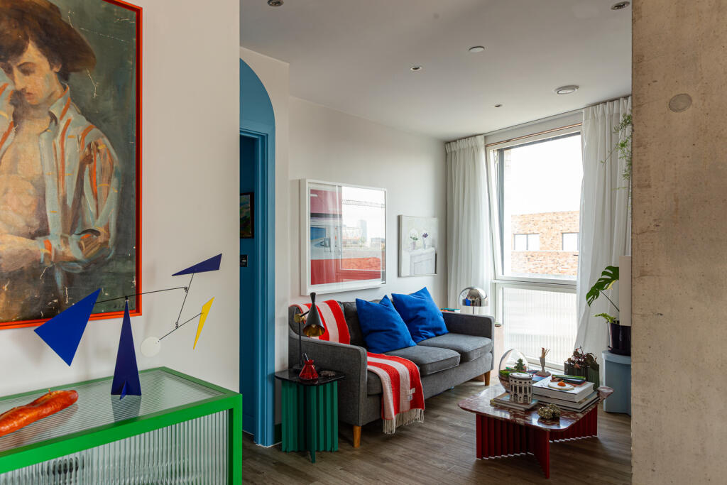 282326 - 25_5_TMH E3 2EF5727-Enhanced-NR.jpg