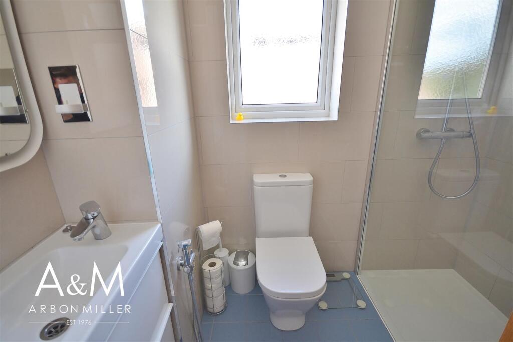 FIRST FLOOR SHOWER