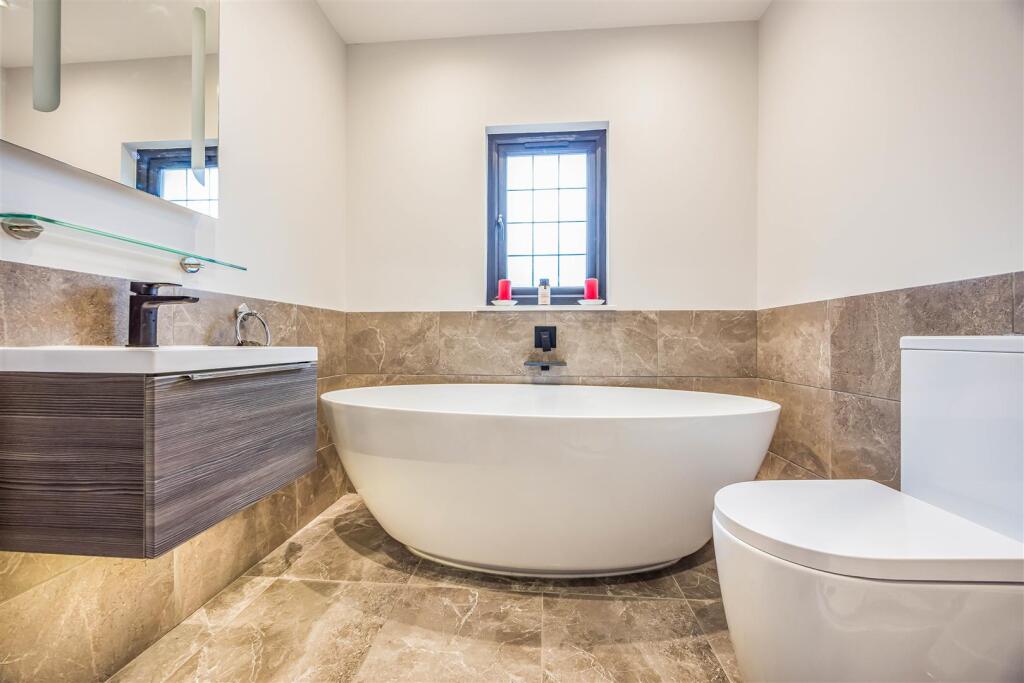 Flat 4, Wessex Tales, 20 Ashley Road, Boscombe-Sma