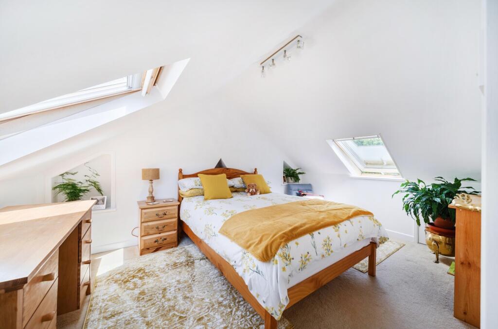 1295857-1-6830897...