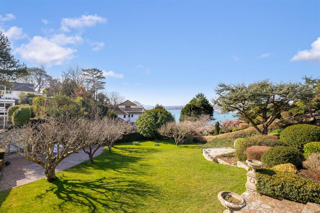 A06 - Rock Edge Rock End Avenue Torquay - 250304.j