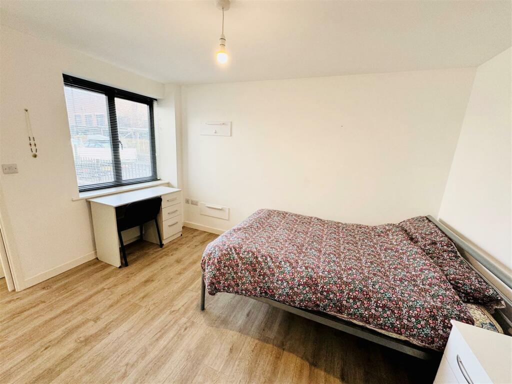 court street bedroom..jpg