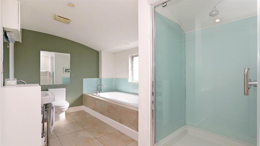 Bathroon 1