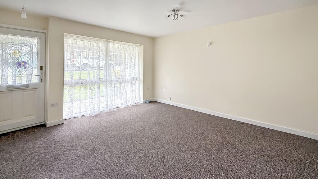 Lounge/dining roo...