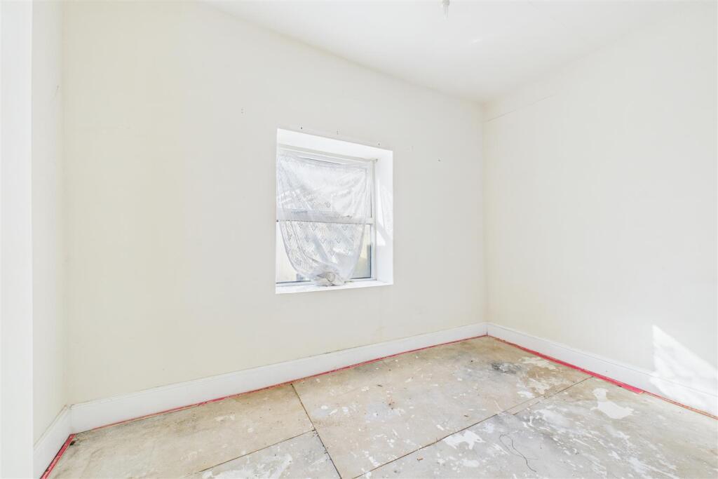 GFF, 36, Seymour Road Easton, Bristol, BS5 0UN | L