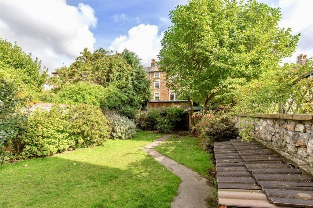 BEACONSFIELD external 3.jpeg