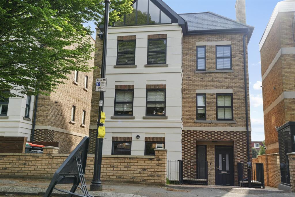 Oh So Close, Ealing, London