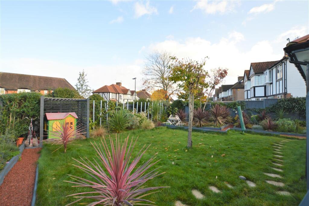 1 Short Way garden2.JPG