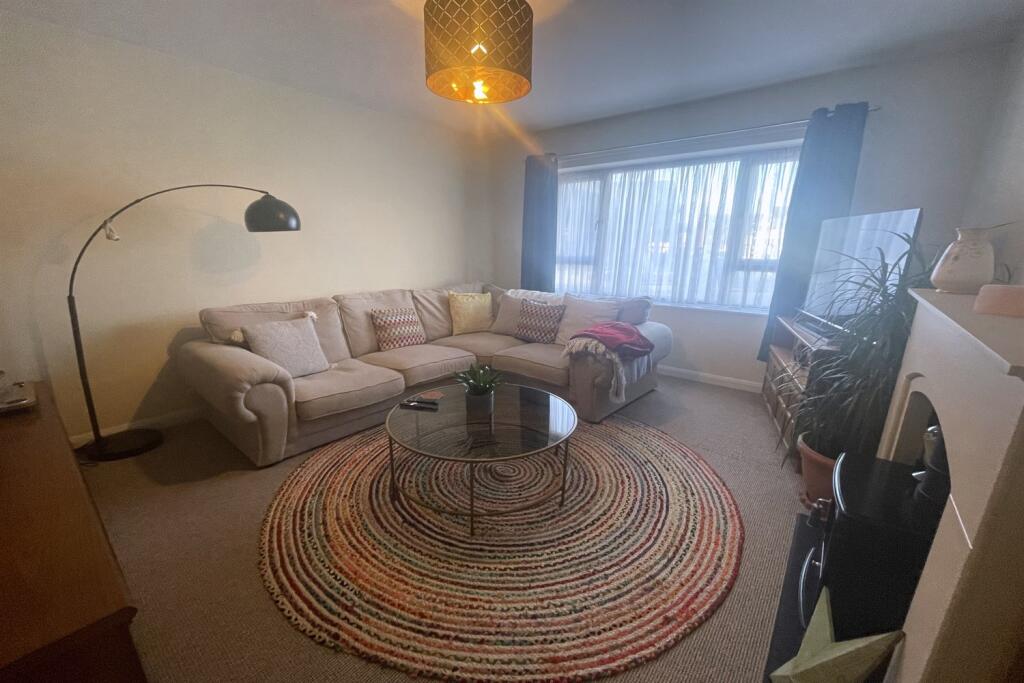 Lounge/sitting room