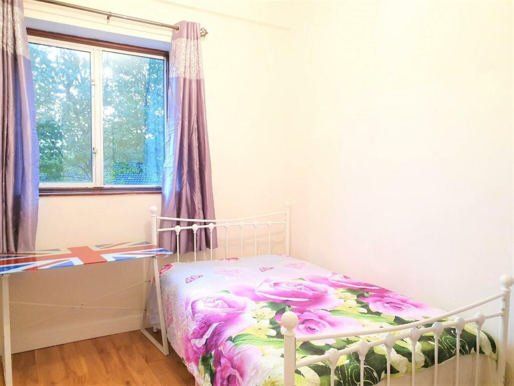 thumbnail_HG - Upstairs single front ph3.jpeg