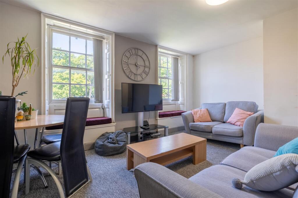 23 Castle Hill Flat 2_7.jpg