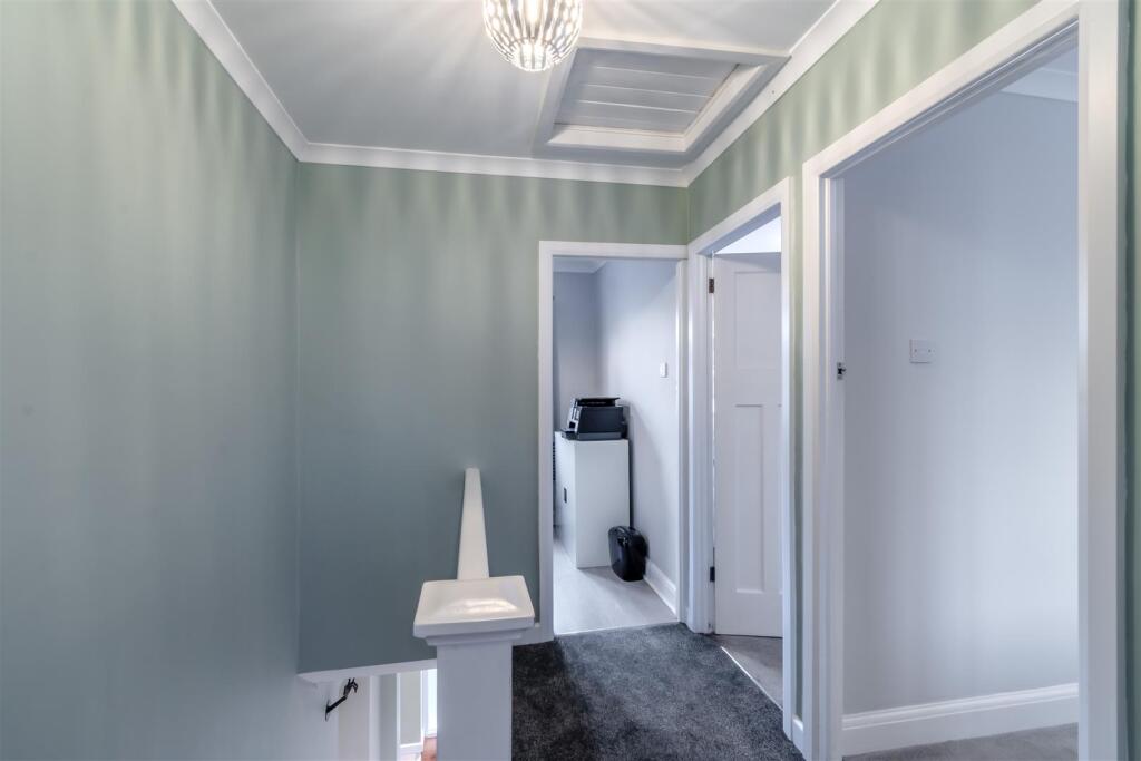 8584717-interior18.jpg