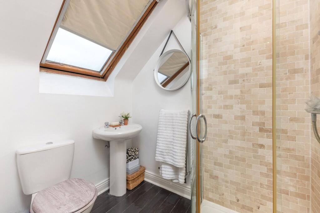 En Suite Shower Room