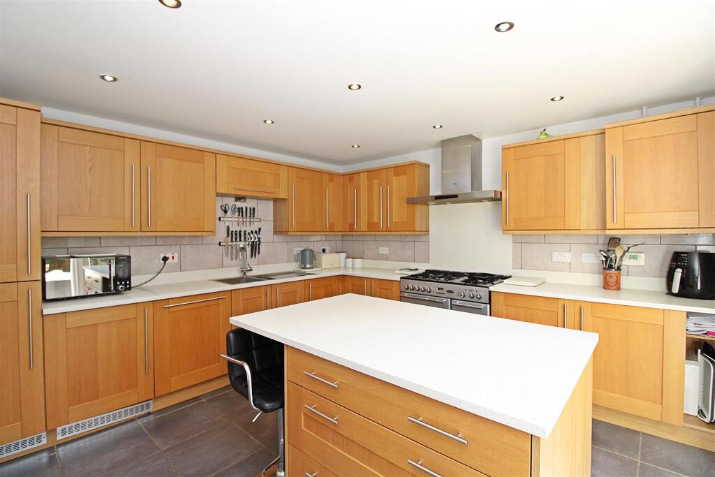 Kitchen/Breakfast Room