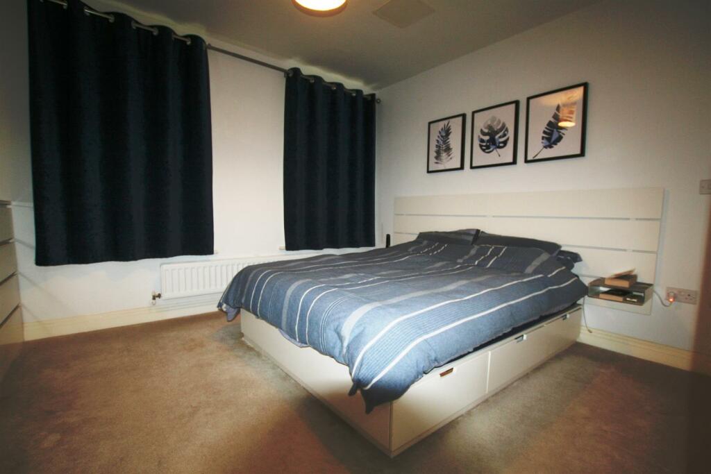 kingst,flat7bedpic1.JPG
