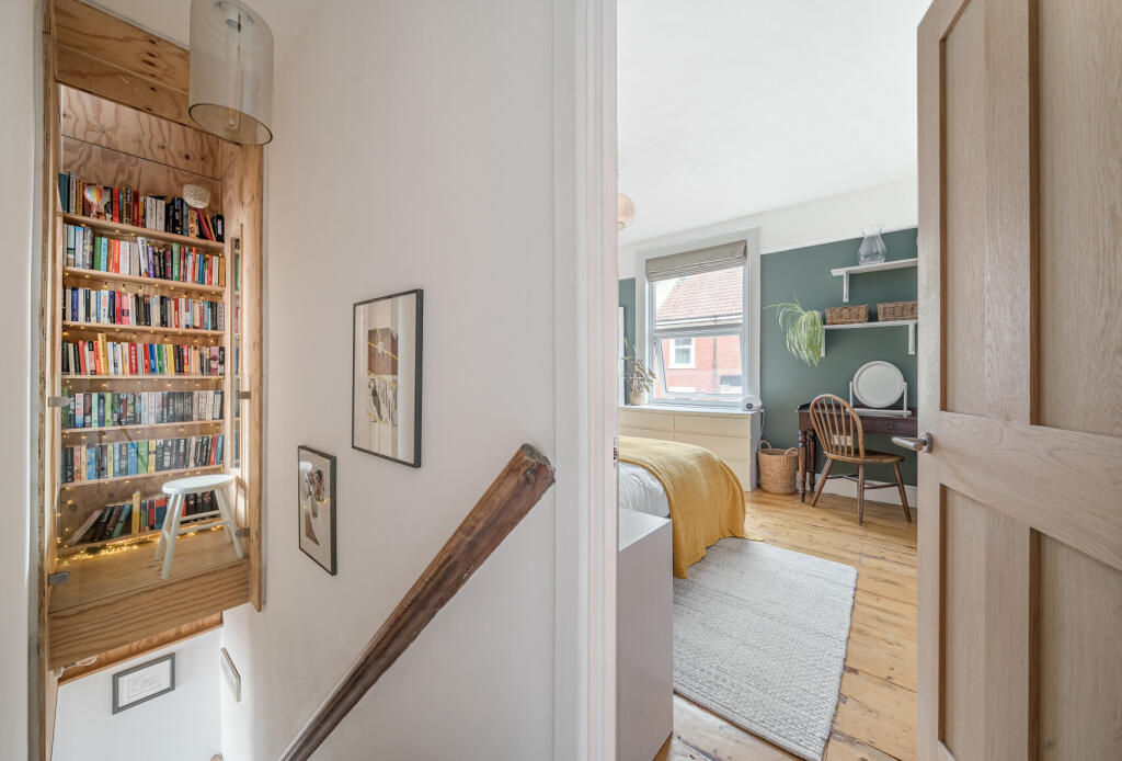 29-682244bfb39b8-...