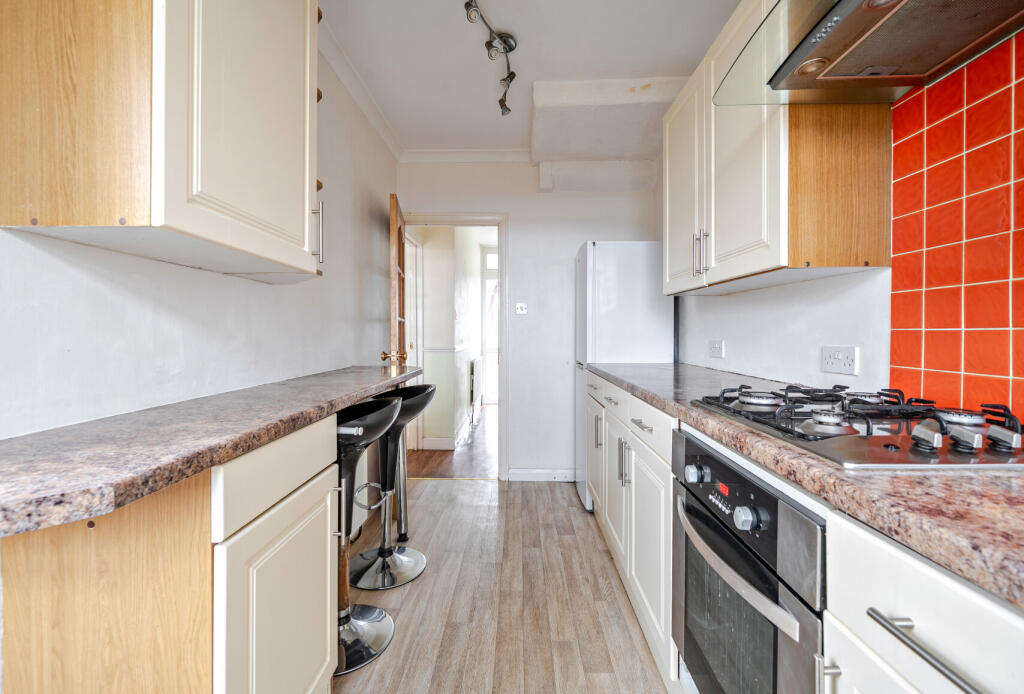 1299847-15-683584...