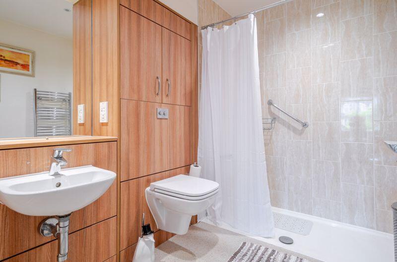 Ensuite shower room to bedroom