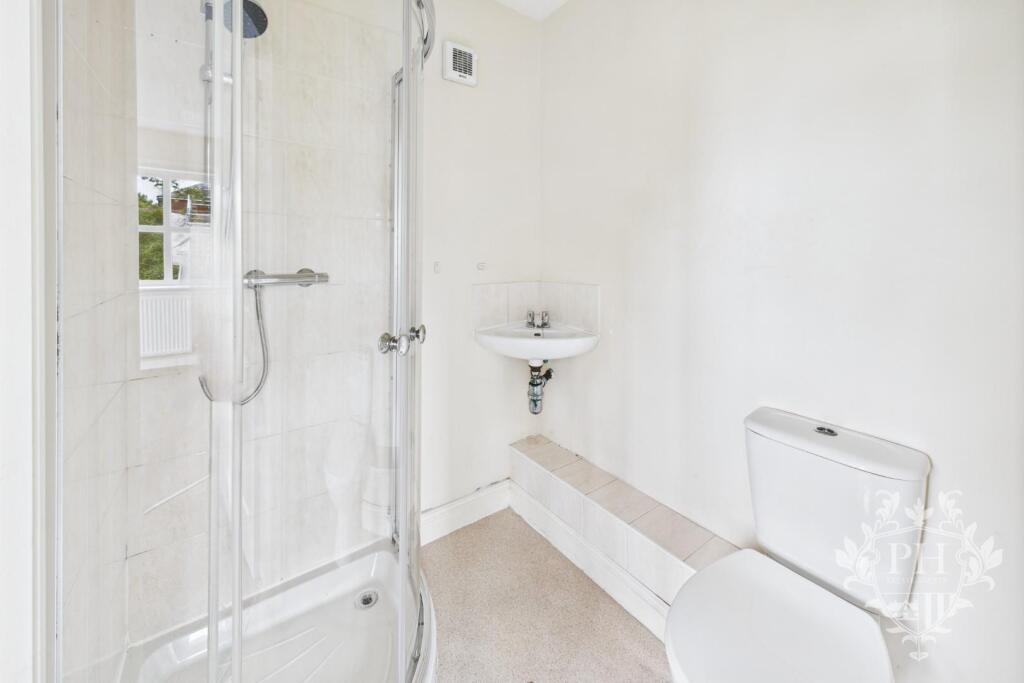 Ensuite Shower/WC