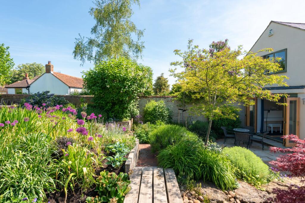 Garden / Rear Aspect