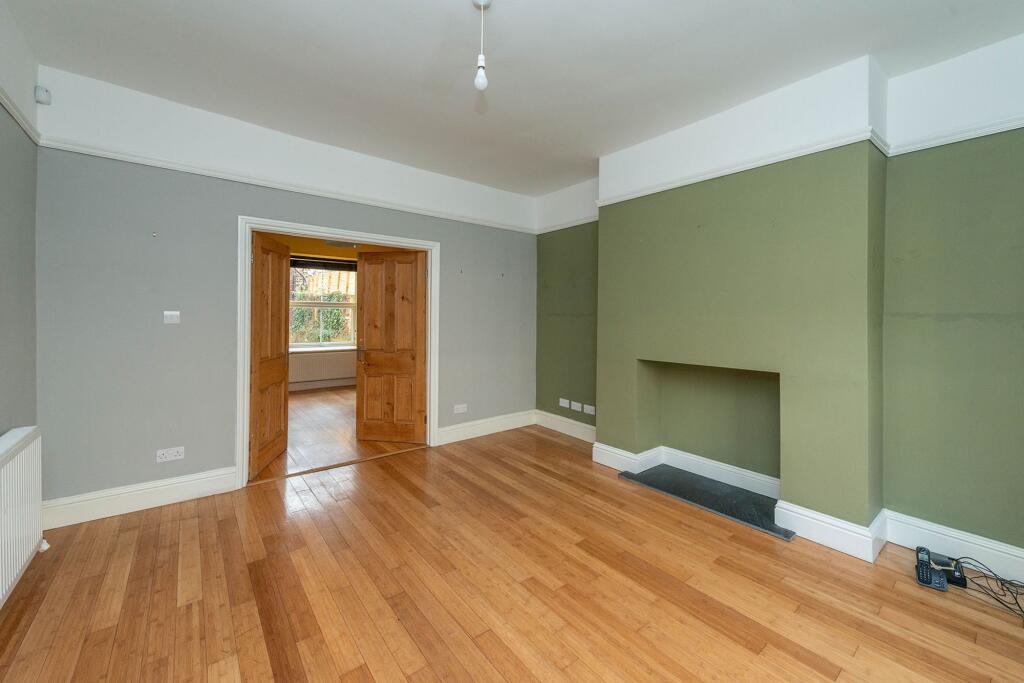 SITTING ROOM LOUNGE AND DINING KITCHEN