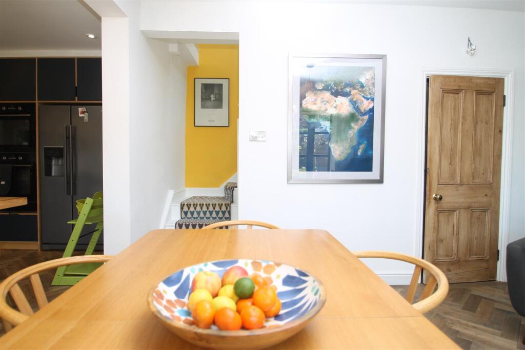 dining to stairs.JPG