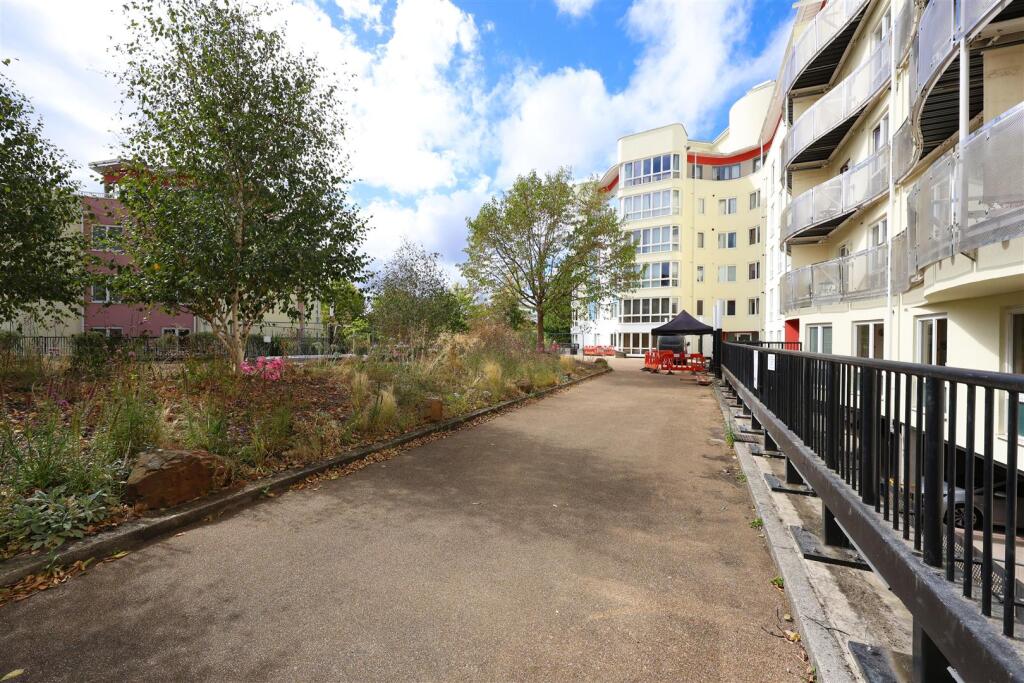 229 The Crescent 8.JPG