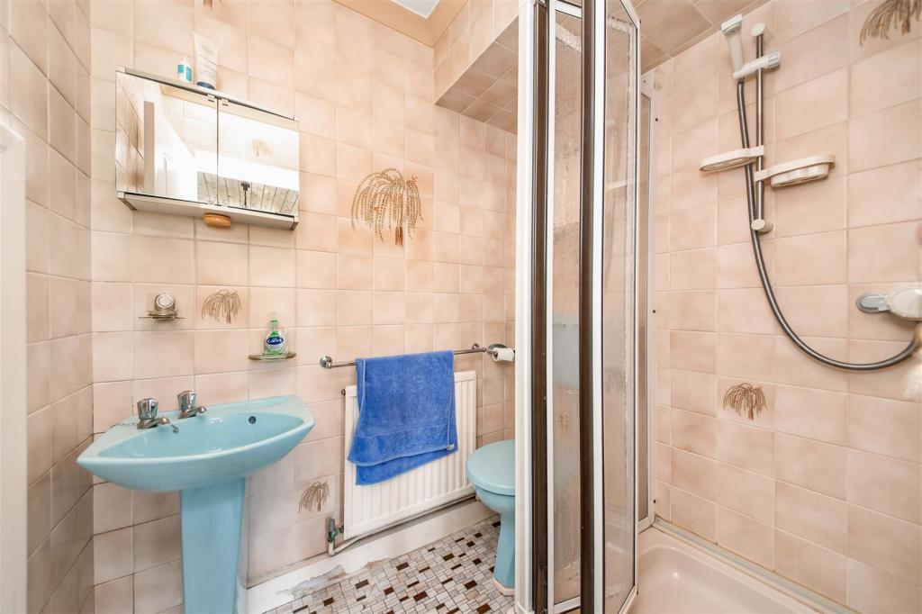 DOWNSTAIRS SHOWER ROOM