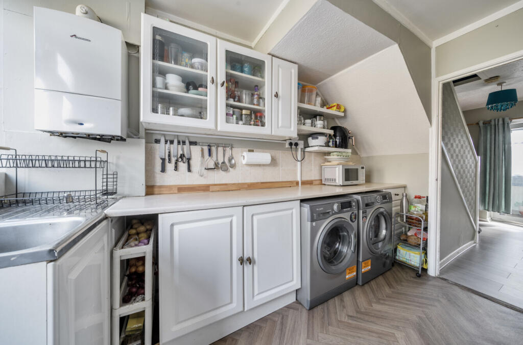 1314918-10-6890e0...