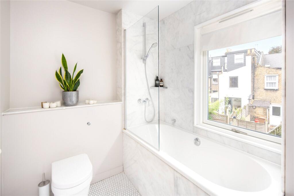 En-Suite 2