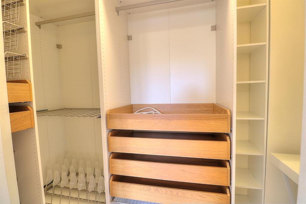 Tolefrey Gardens 18 Dress Room (Custom).jpg